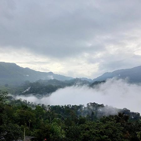 La Casa De Alexa Homestay Idukki Eksteriør billede