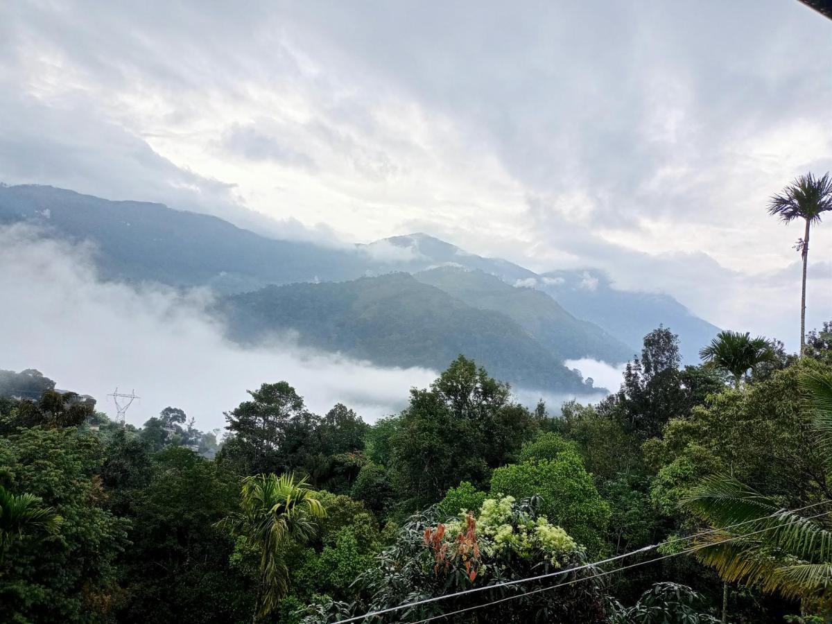 La Casa De Alexa Homestay Idukki Eksteriør billede