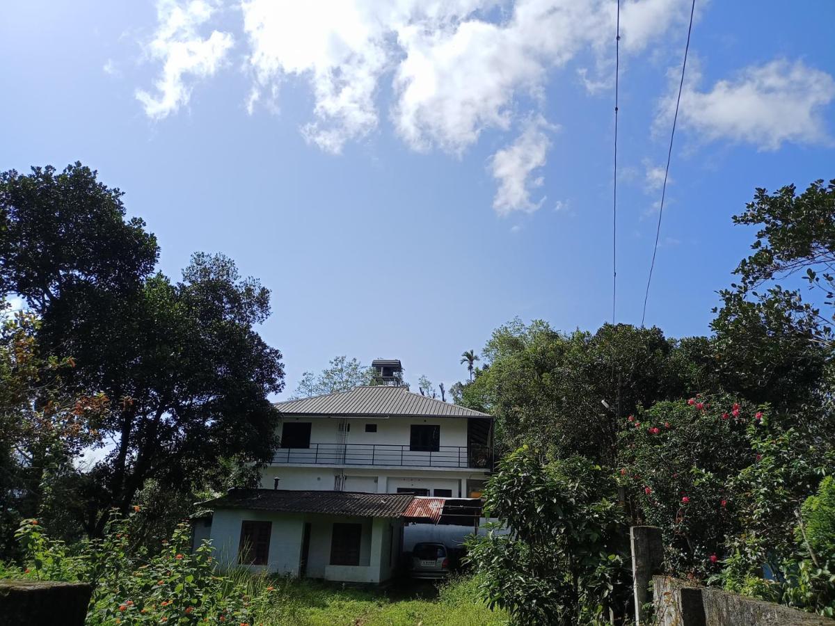 La Casa De Alexa Homestay Idukki Eksteriør billede